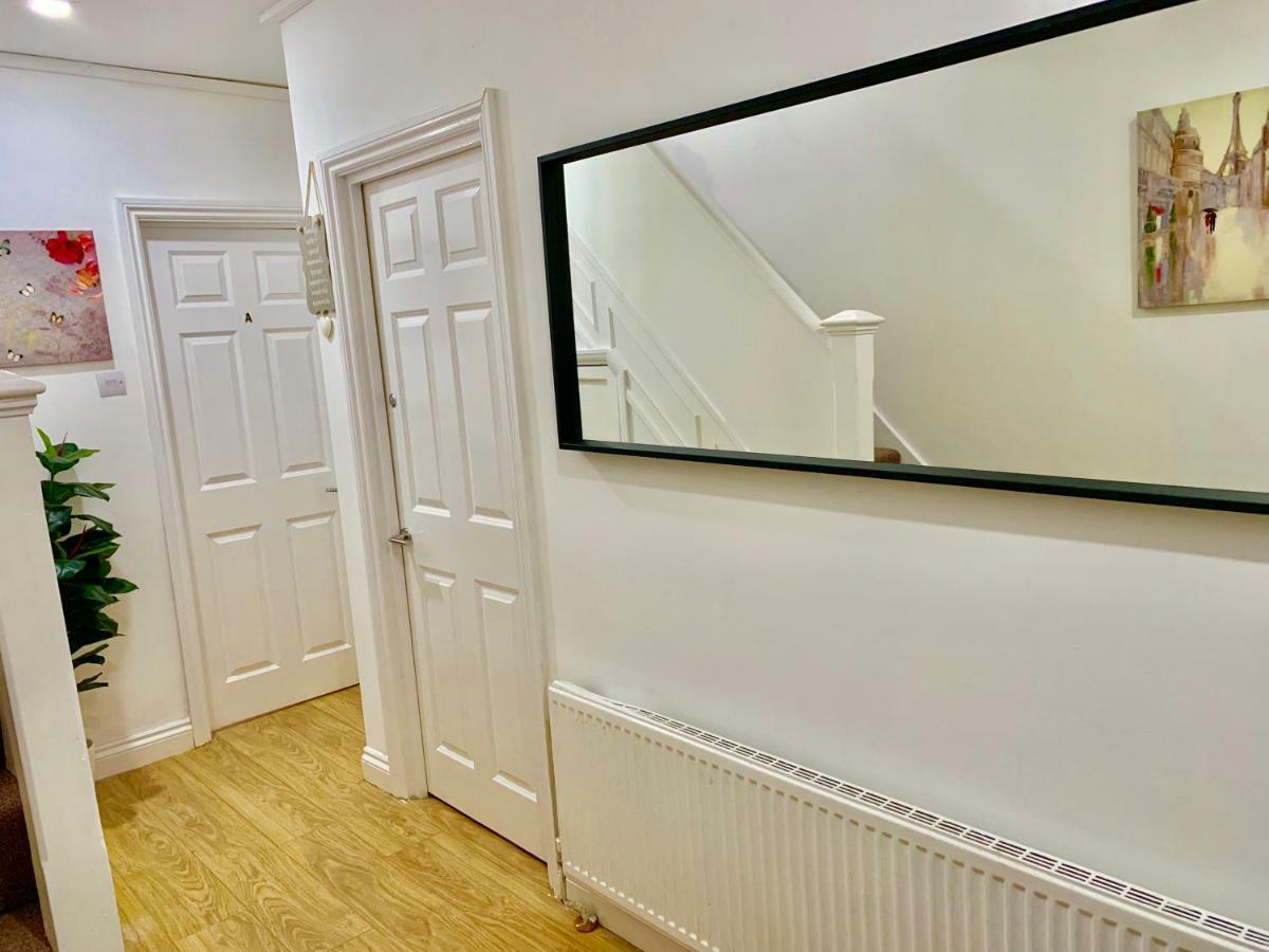 London 2 Bedroom Apartment, Kitchen, Reception&Private Garden Buitenkant foto