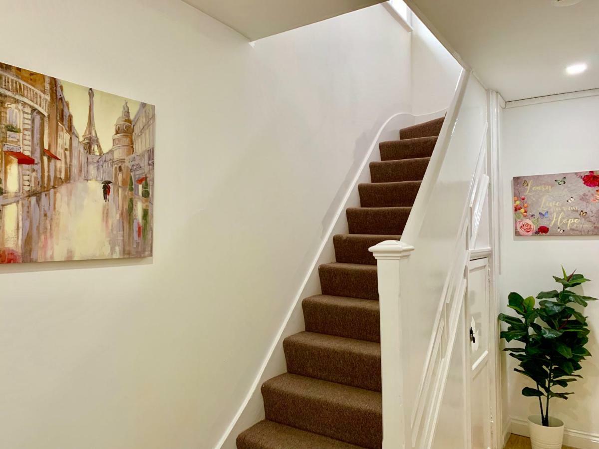 London 2 Bedroom Apartment, Kitchen, Reception&Private Garden Buitenkant foto
