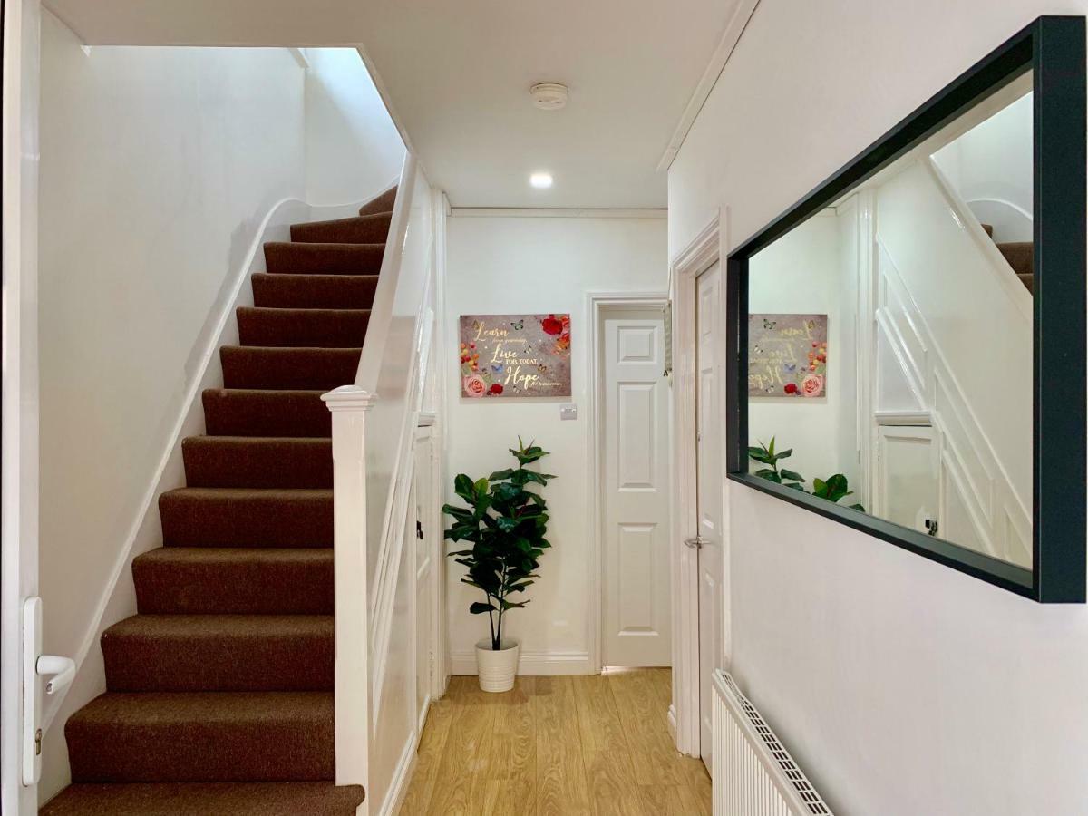 London 2 Bedroom Apartment, Kitchen, Reception&Private Garden Buitenkant foto